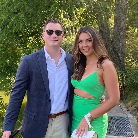 Alice and Olivia Green Midi Dress with Cutout. - Picture 5 of 6